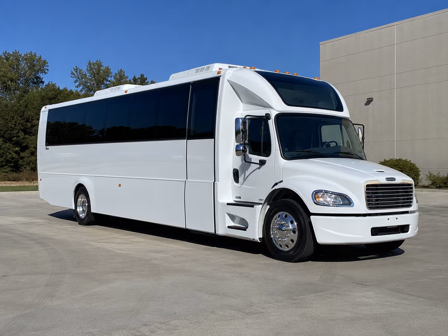 aurora 28 passenger party bus