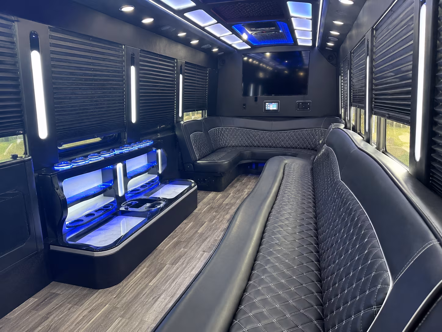 aurora bus interior 6