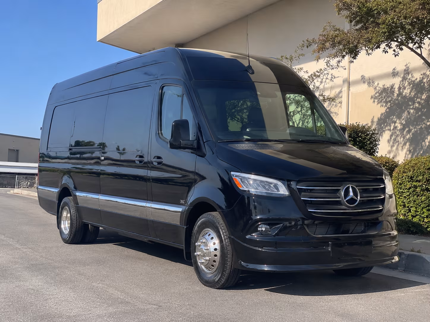 bus rental options for aurora trips