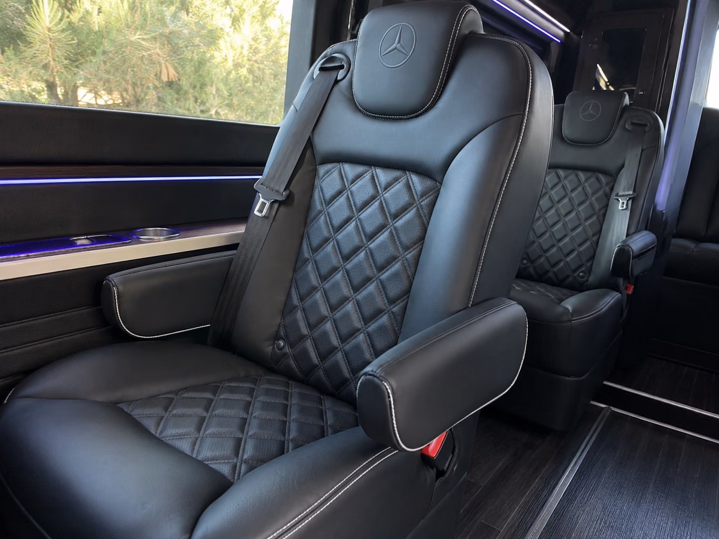 find and book transportation for your next airport transfer 2