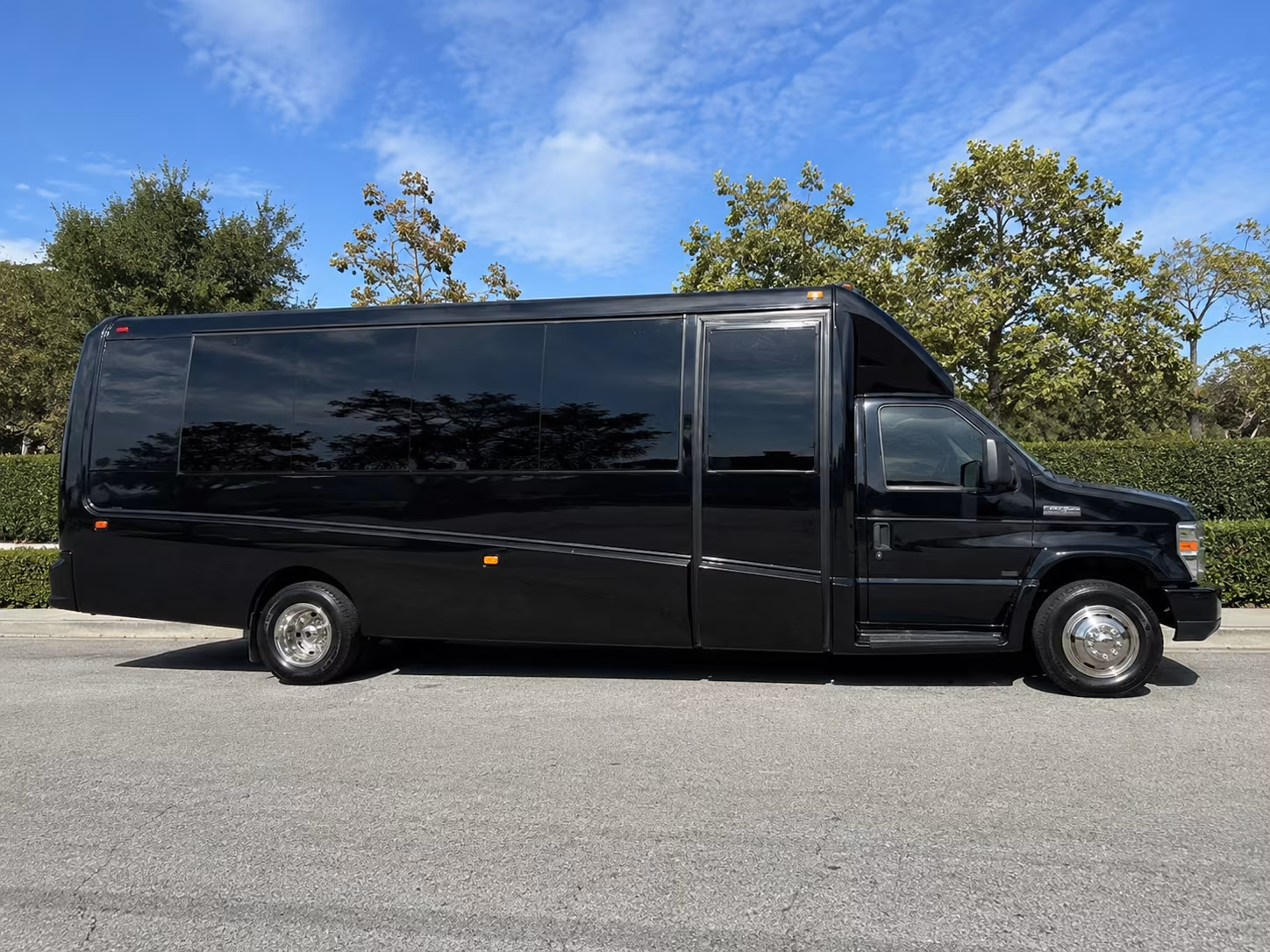 find and book transportation for your next concert or music festival 3