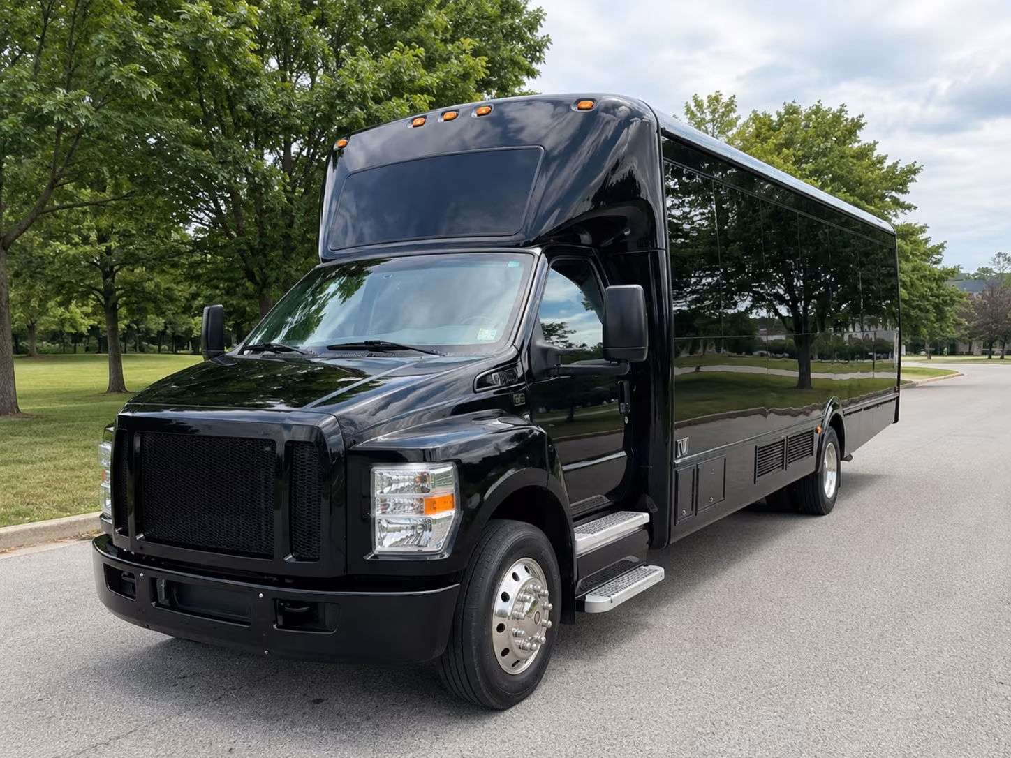 wine tour bus rentals for weddings and special occasions in aurora